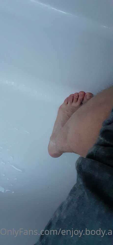Foto di nudo di fuga di OnlyFans di Enjoy Body And Foot