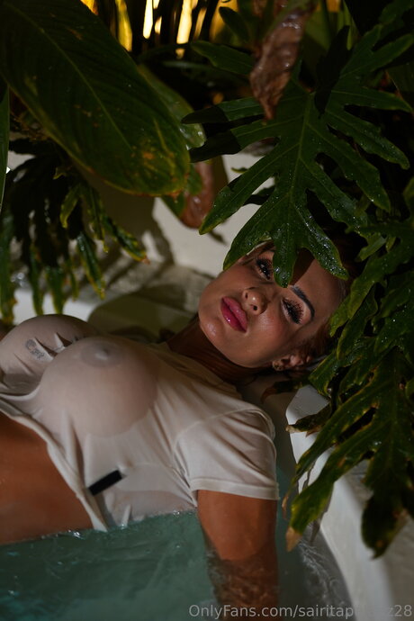 OnlyFans-model Sairitapelaez28