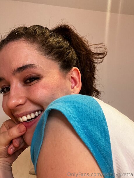 Naakte gelekte OnlyFans-foto van Skinnygretta