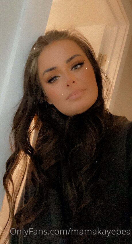 Alasti lekkinud OnlyFans-i pilt Mamakayepea