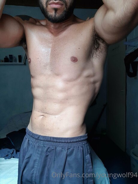 Alasti lekkinud OnlyFans-i pilt Youngwolf94