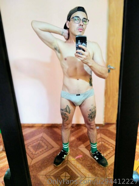 Foto di nudo di fuga di OnlyFans di Lleans