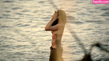 Naken lekkede OnlyFans-bilde av Ingrid Bolso Berdal