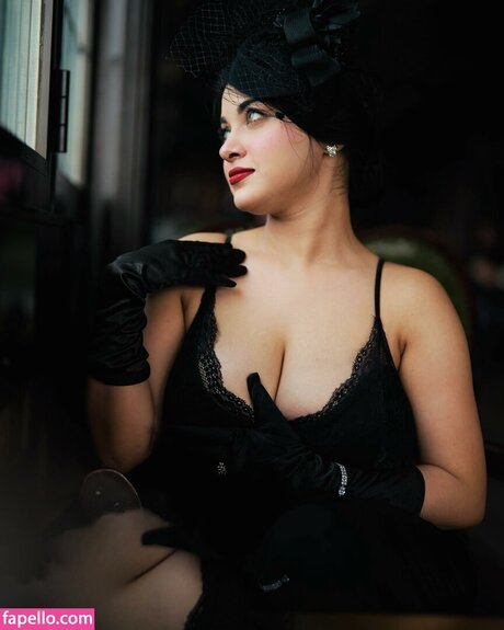 Naken lekkede OnlyFans-bilde av Mumtahinaaa