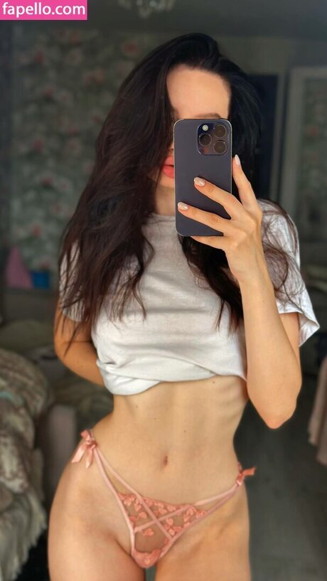 Обнаженная фотография утечки OnlyFans от Nastyamrzv