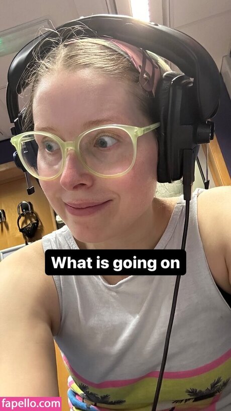 Alasti lekkinud OnlyFans-i pilt Jessie Cave