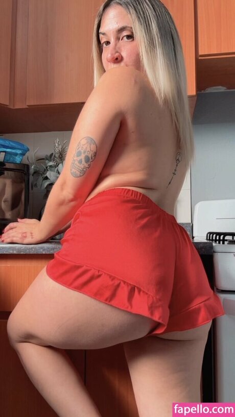 Naakte gelekte OnlyFans-foto van Melyoficialpr