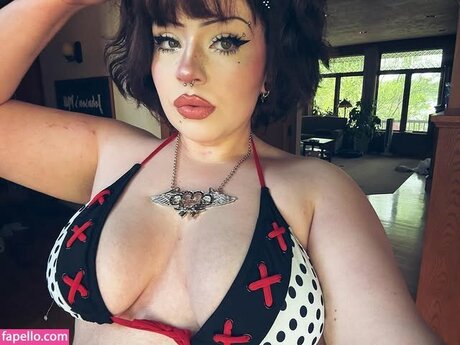 Обнаженная фотография утечки OnlyFans от Dollsdamaged