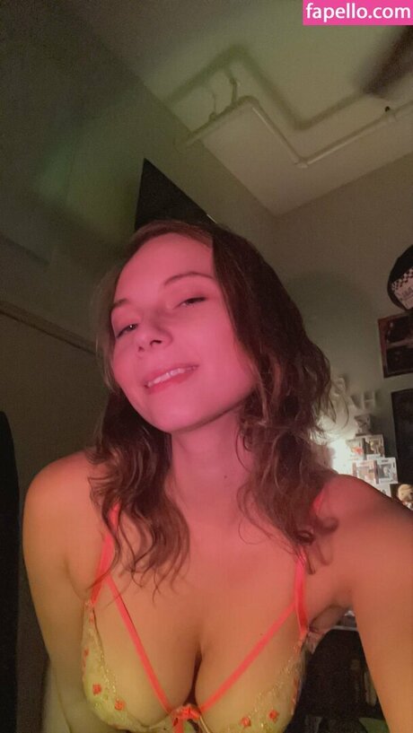 Naken lekkede OnlyFans-bilde av Redhotambz