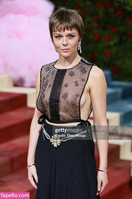 Naakte gelekte OnlyFans-foto van Maggie Rogers