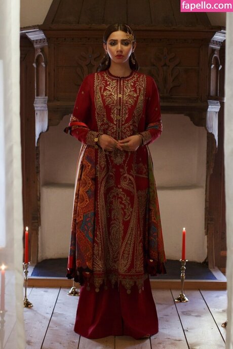 Naken lekkede OnlyFans-bilde av Mahira Khan