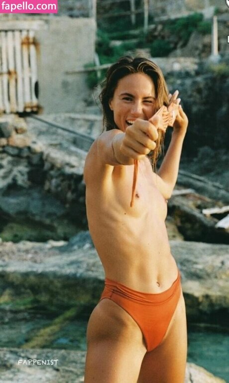 Alasti lekkinud OnlyFans-i pilt Lauren Messack