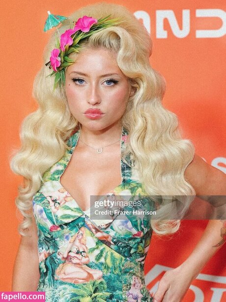 Nacktes geleaktes OnlyFans-Foto von Remy Bond