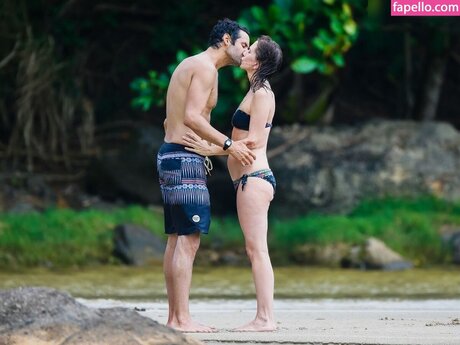 Kristen Wiig naked leaks OnlyFans pic