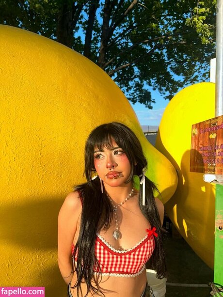 Naakte gelekte OnlyFans-foto van Bunneicutei