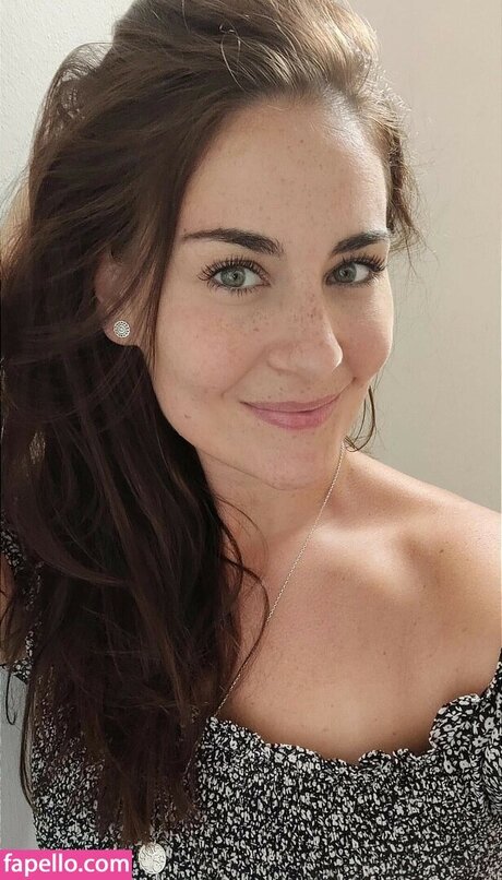 Naakte gelekte OnlyFans-foto van Nina Sita