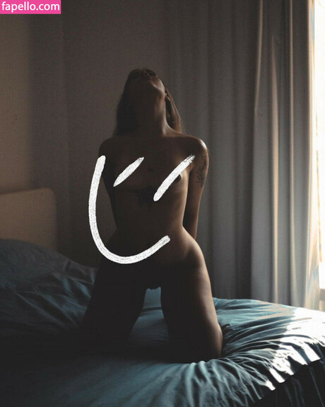 Alasti lekkinud OnlyFans-i pilt Mel Breia