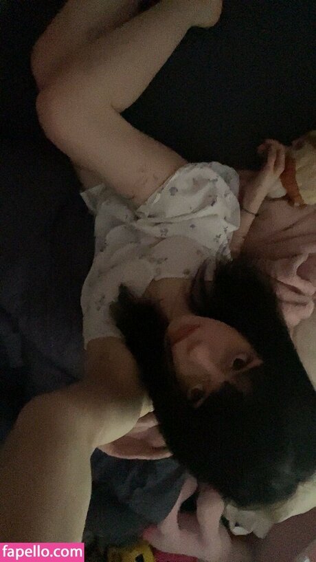 Naakte gelekte OnlyFans-foto van Kiki Evilunicorn24