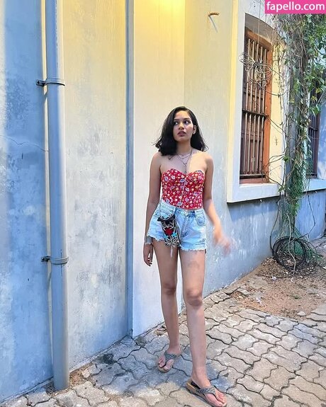 Naken lekkede OnlyFans-bilde av Toskaaa Bong Girl