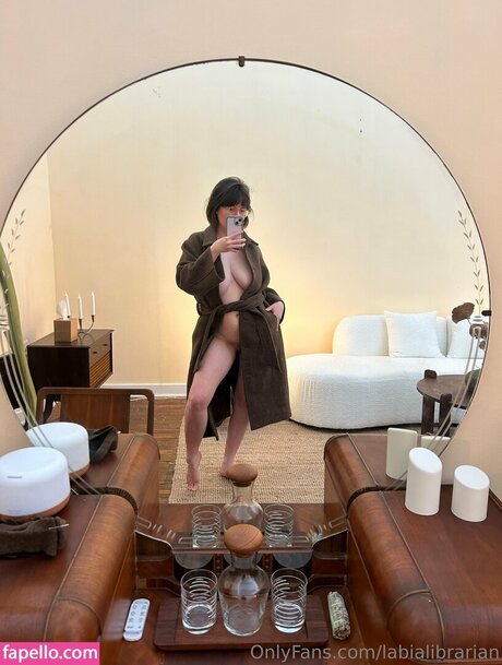 Nahá fotka uniklých OnlyFans od Labia Librarian