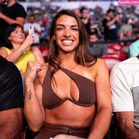 Foto di nudo di fuga di OnlyFans di Mackenziedern