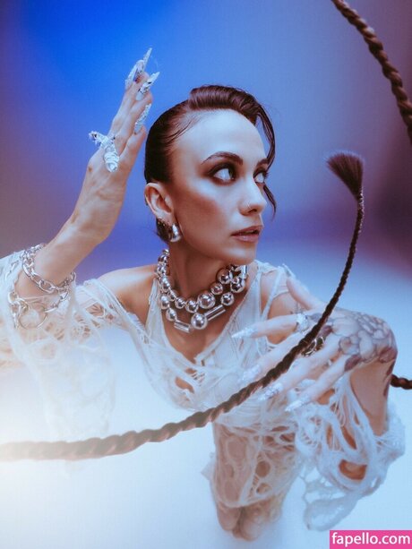 Alasti lekkinud OnlyFans-i pilt Maghla