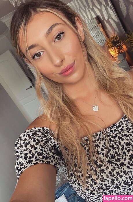 Photo nue de fuite OnlyFans de Chlo  Matt