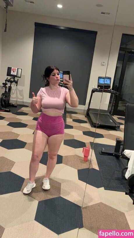 Naakte gelekte OnlyFans-foto van Trinty Wilson