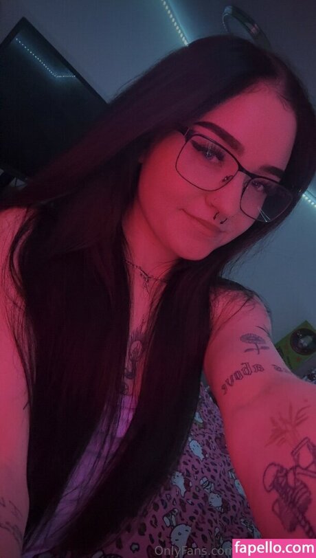 Foto di nudo di fuga di OnlyFans di Shelleyyrose