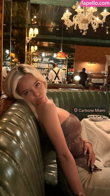 Обнаженная фотография утечки OnlyFans от Thalia Hamidi