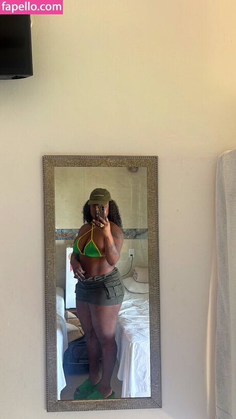 Alasti lekkinud OnlyFans-i pilt Jucizar