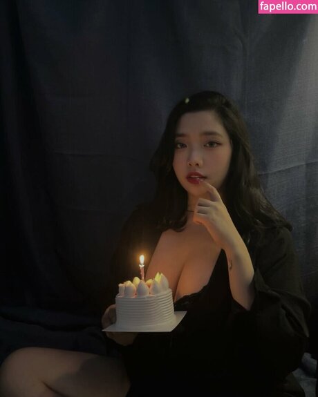 Naken lekkede OnlyFans-bilde av Omulett