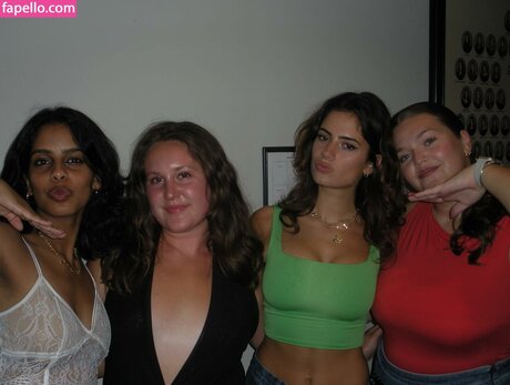 Alasti lekkinud OnlyFans-i pilt Rimaelif