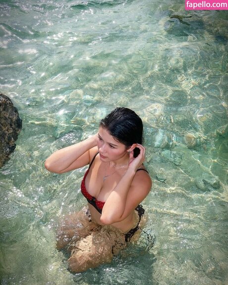 Alasti lekkinud OnlyFans-i pilt Pepperoni Muffin