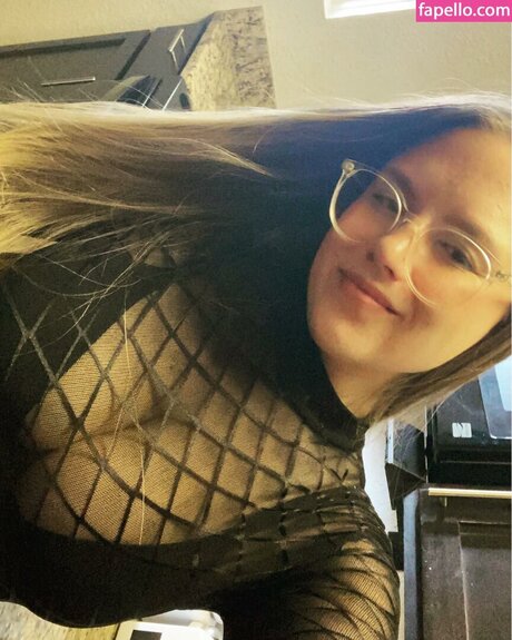 Alasti lekkinud OnlyFans-i pilt Shadiestspice444