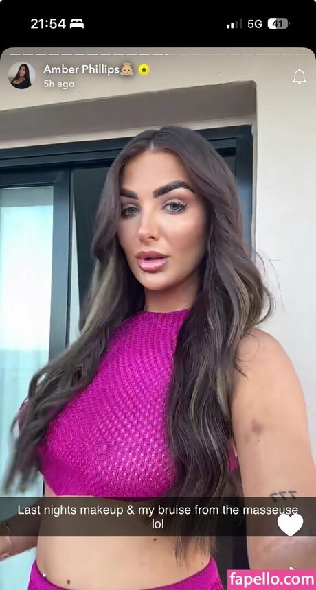 Naakte gelekte OnlyFans-foto van Amber Phillips