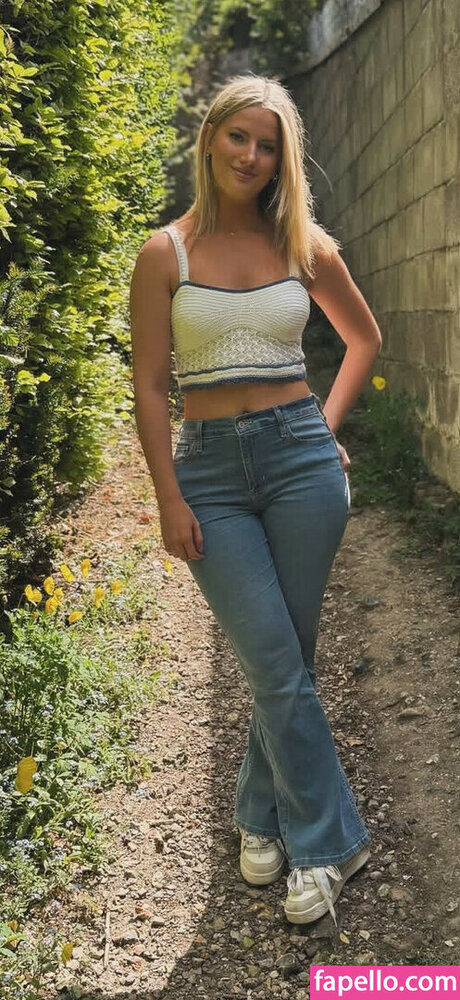 Alasti lekkinud OnlyFans-i pilt Issy Anderson