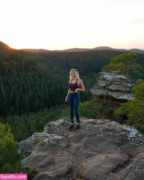 Alasti lekkinud OnlyFans-i pilt Janinaejt