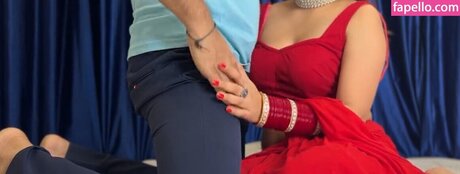 Naakte gelekte OnlyFans-foto van Jaslin Kaur