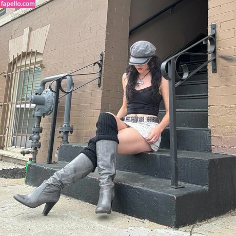 OnlyFans-model Nothinbutnelly