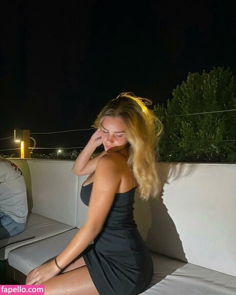 Naken läckt OnlyFans-bild av Larasofia