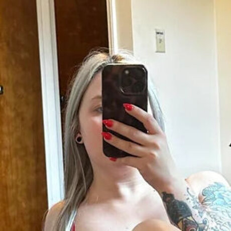 Alasti lekkinud OnlyFans-i pilt Araya Rose