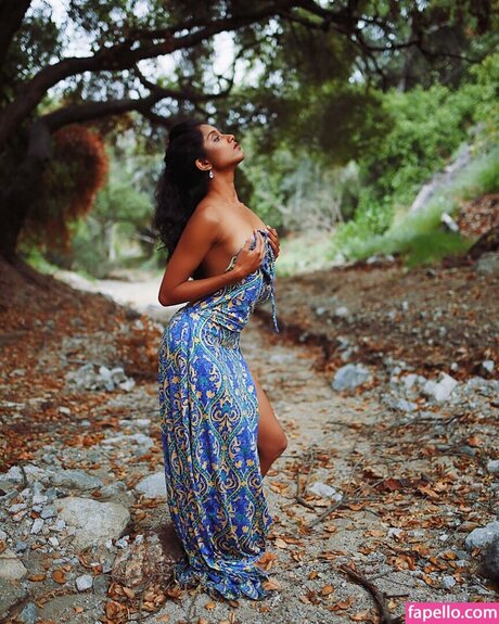 Naakte gelekte OnlyFans-foto van Aathira Rajeev