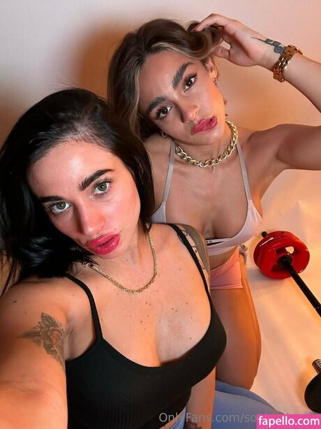 Alasti lekkinud OnlyFans-i pilt Mayrafrani