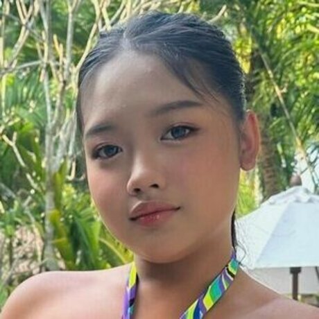 Nahá fotka uniklých OnlyFans od Jutirina Jutrinina