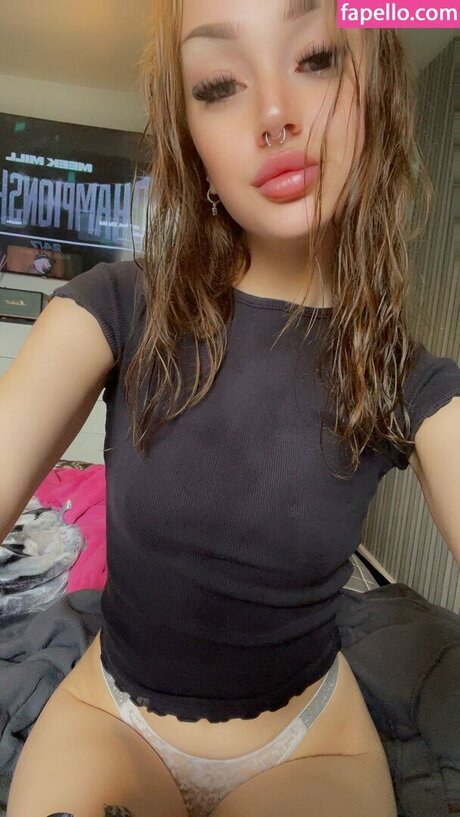 Naakte gelekte OnlyFans-foto van Daddysgirlx69