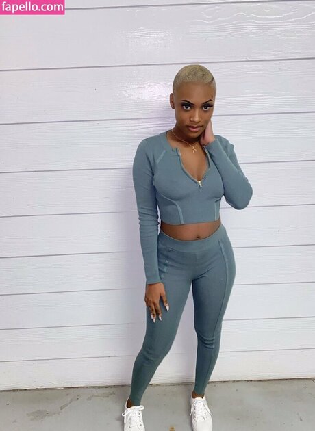 Обнаженная фотография утечки OnlyFans от Paiiigee