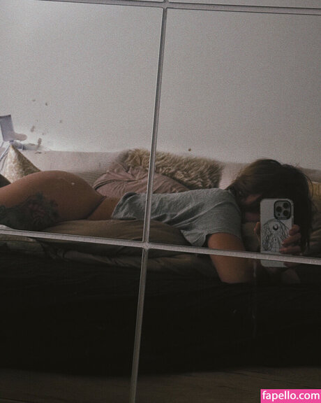 Foto di nudo di fuga di OnlyFans di Ella Dvornik