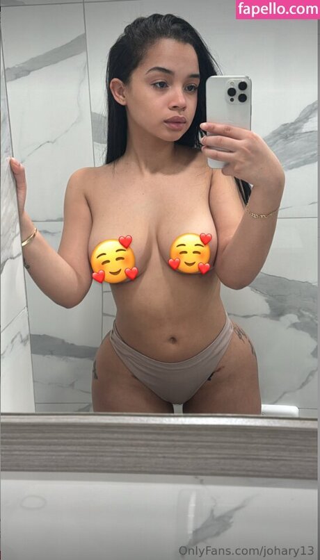 Naakte gelekte OnlyFans-foto van Geminis1313