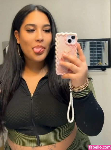 Naakte gelekte OnlyFans-foto van Puericanprincess